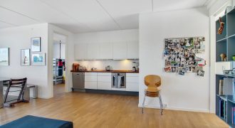1204 – Cozy 3 bedroom apartment on Edvard Thomsens Vej