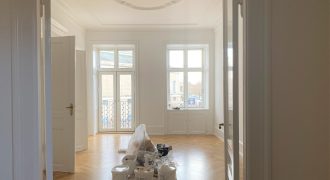 1553 – Amazingrenovated six room apartment in Østerbro